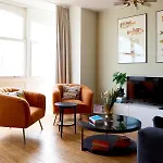 Adele, Bow-window Vue -appt 04 Apartment *