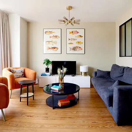 Adele, Bow-window Vue -appt 04 Apartment *