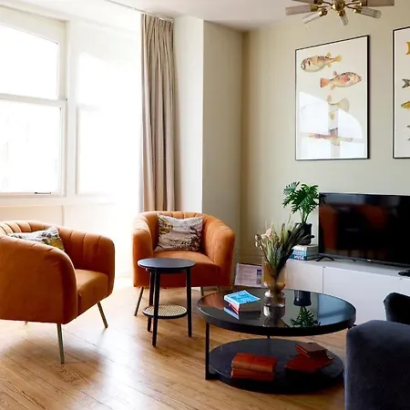 Adele, Bow-window Vue -appt 04 公寓 *