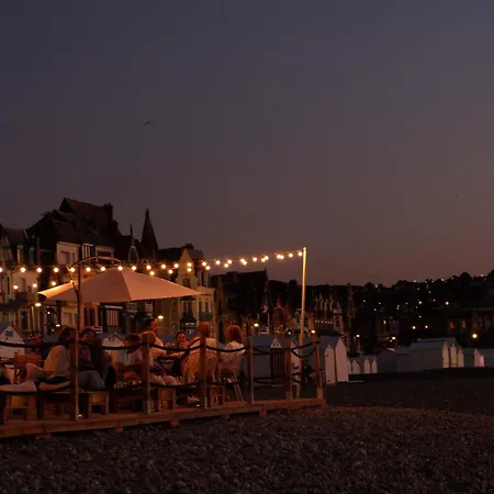 Adele, Bow-window Vue -appt 04 公寓 梅尔·莱斯·拜恩斯